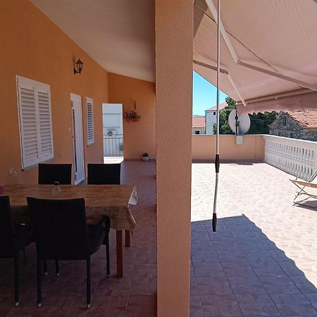 Apartmani Sprljan Vodice Bagian luar foto