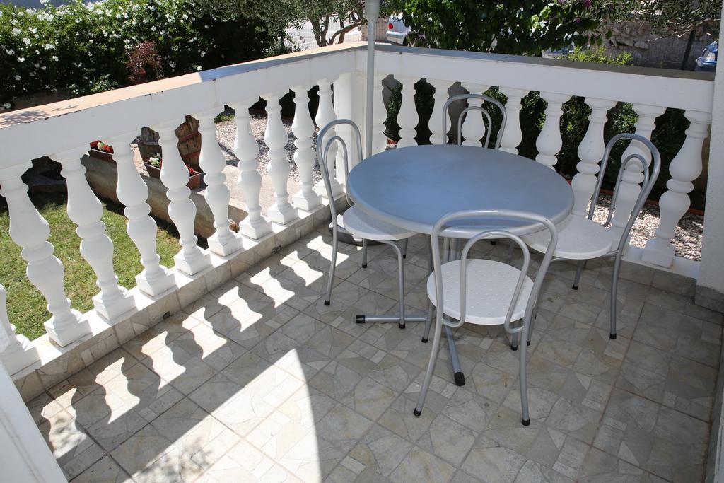 Apartmani Sprljan Vodice Bagian luar foto