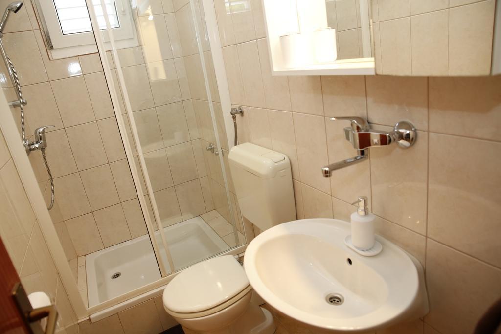 Apartmani Sprljan Vodice Bagian luar foto