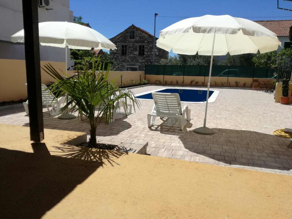 Apartmani Sprljan Vodice Bagian luar foto