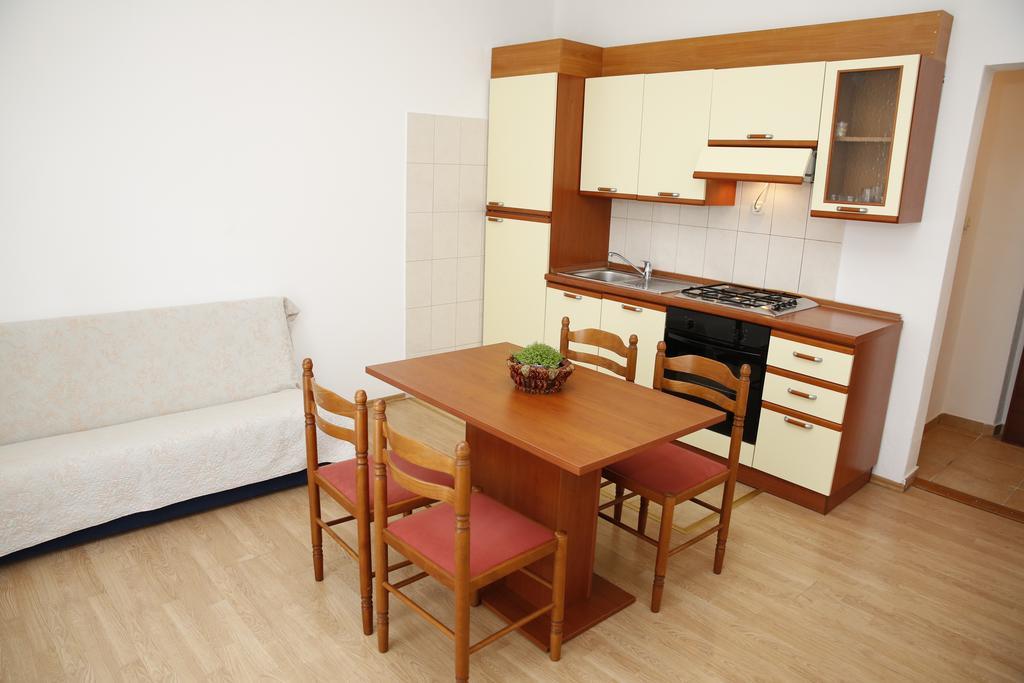Apartmani Sprljan Vodice Bagian luar foto