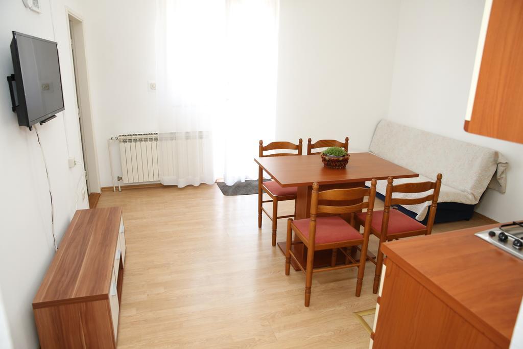 Apartmani Sprljan Vodice Bagian luar foto
