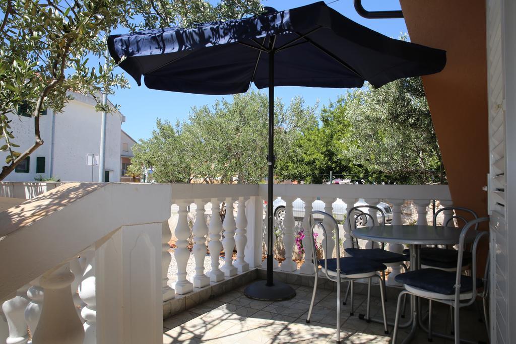 Apartmani Sprljan Vodice Bagian luar foto