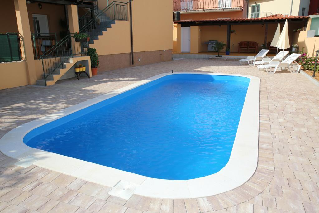 Apartmani Sprljan Vodice Bagian luar foto