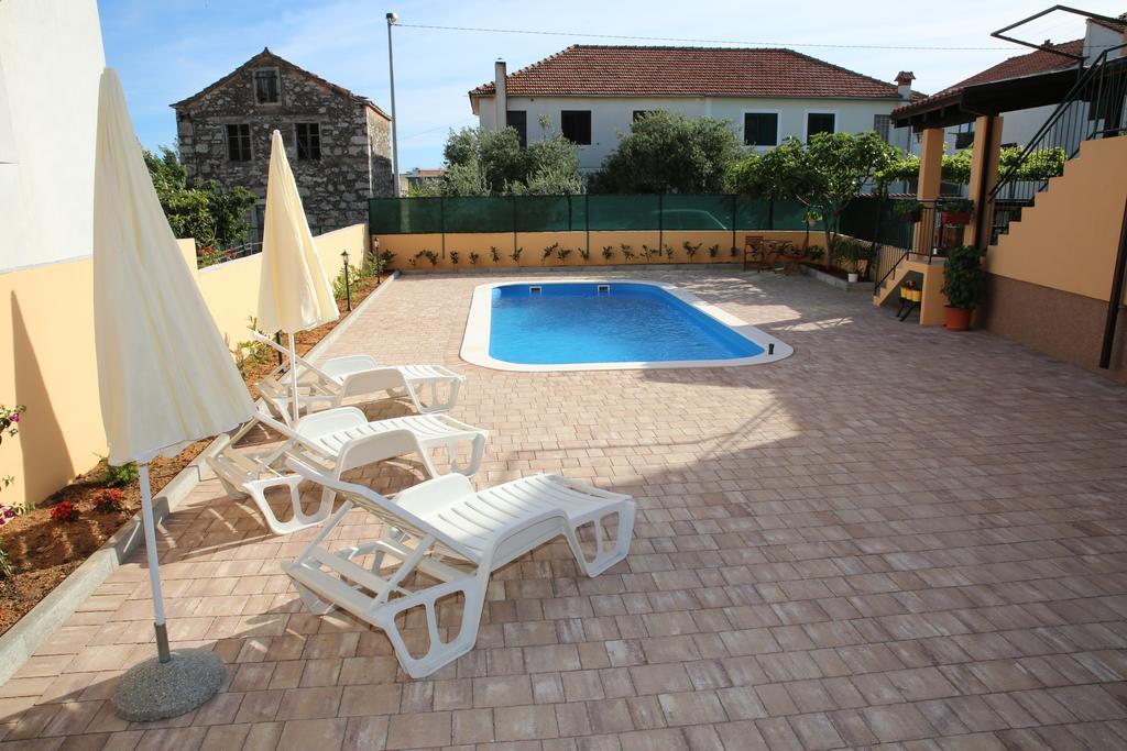 Apartmani Sprljan Vodice Bagian luar foto